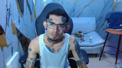 boy_tatto77 online show from May 9, 2026, 11:26 am