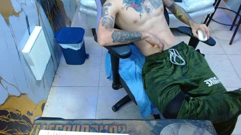 boy_tatto77 online show from May 15, 2026, 11:50 am