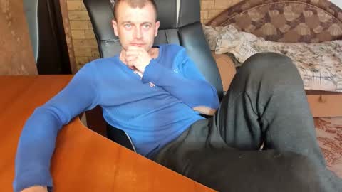 BoyApollon online show from March 15, 2026, 8:42 am