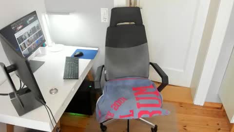 Julian online show from April 6, 2026, 11:00 am