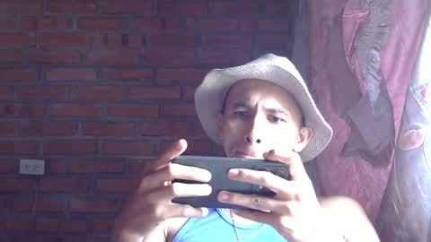 Boy online show from January 6, 2026, 6:22 pm