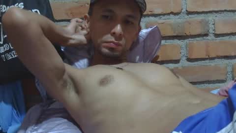 Snapshot of boycumlatino21 chatting on May 25, 2026, 12:27 am Boy online show from May 25, 2026, 12:27 am