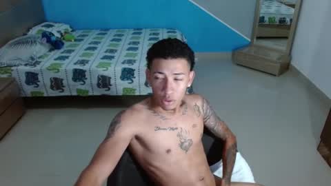 boyhot_sw online show from February 13, 2025, 4:22 am