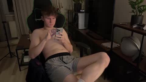 Snapshot of boykik chatting on January 15, 2025, 5:15 pm Eddie online show from January 15, 2025, 5:15 pm