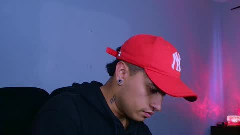 Snapshot of boylatin_777 chatting on November 17, 2025, 6:57 pm miguel online show from November 17, 2025, 6:57 pm