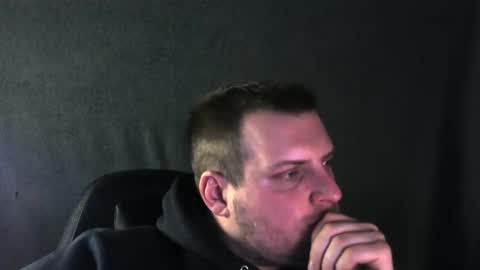 Snapshot of boynextdoooooor chatting on December 15, 2025, 8:57 pm boynextdoooooor online show from December 15, 2025, 8:57 pm