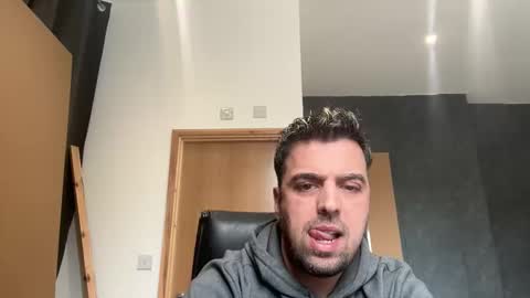 boyofficeboy online show from April 15, 2026, 11:28 am