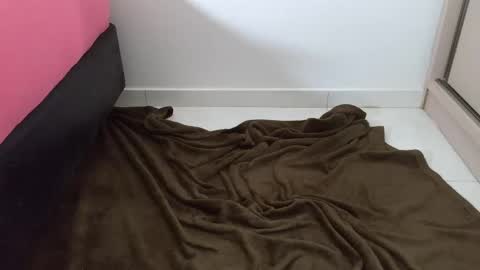 Snapshot of boys_dont_cryy chatting on December 13, 2025, 7:53 pm boys_dont_cryy online show from December 13, 2025, 7:53 pm