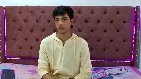 ALEX - TAYLER  -MIKE online show from January 18, 2025, 2:02 pm