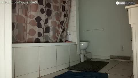 Snapshot of boysetsfire34 chatting on October 15, 2025, 4:56 am boysetsfire34 online show from October 15, 2025, 4:56 am