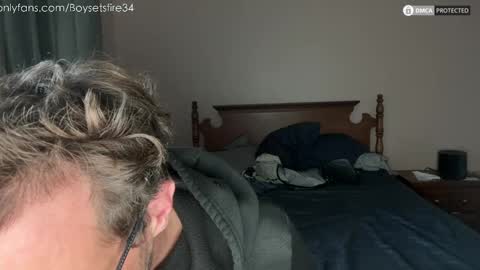 Snapshot of boysetsfire34 chatting on November 11, 2025, 1:22 pm boysetsfire34 online show from November 11, 2025, 1:22 pm