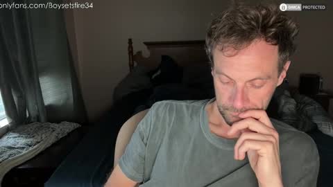 Snapshot of boysetsfire34 chatting on November 25, 2025, 2:50 pm boysetsfire34 online show from November 25, 2025, 2:50 pm