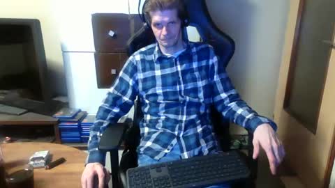 Snapshot of bponie1 chatting on December 22, 2024, 1:34 am bponie1 online show from December 22, 2024, 1:34 am