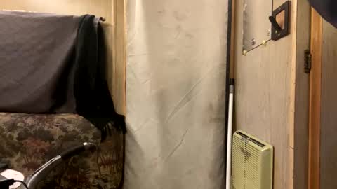 braboy4 online show from February 24, 2025, 2:04 pm