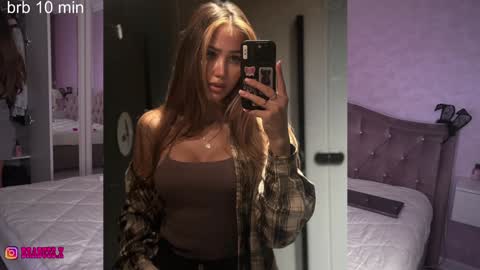 Snapshot of brabuss_ chatting on January 18, 2025, 4:15 am Lana online show from January 18, 2025, 4:15 am