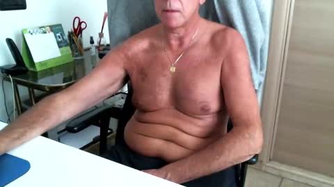 Snapshot of braccobald chatting on October 28, 2025, 9:57 am Braccobald online show from October 28, 2025, 9:57 am