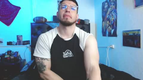 brad hot boy online show from September 25, 2025, 3:27 pm