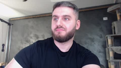 Snapshot of brad_pittfall chatting on January 29, 2025, 9:39 pm ask me online show from January 29, 2025, 9:39 pm