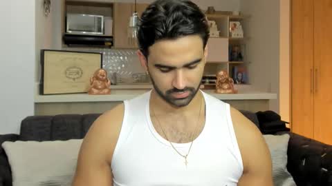 bradleymartin7 online show from November 13, 2025, 10:41 pm