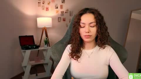 Lilly online show from November 21, 2025, 6:12 am