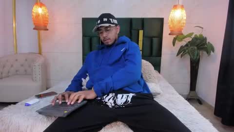 Brand  online show from November 14, 2025, 1:21 pm