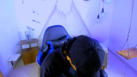 B R A N D online show from December 14, 2025, 5:02 am