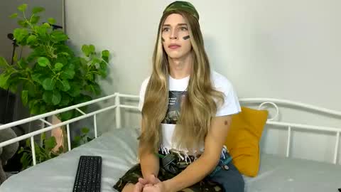 Snapshot of branda_kelly chatting on November 13, 2025, 1:32 pm Branda online show from November 13, 2025, 1:32 pm