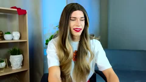 Snapshot of branda_kelly chatting on November 15, 2025, 1:18 pm Branda online show from November 15, 2025, 1:18 pm