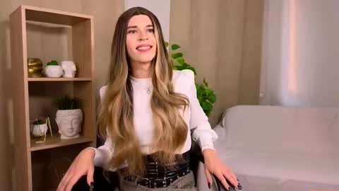 Snapshot of branda_kelly chatting on November 18, 2025, 1:15 pm Branda online show from November 18, 2025, 1:15 pm