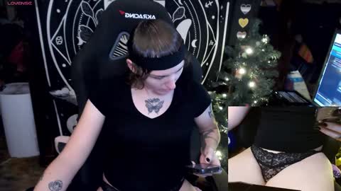 BrandiWRLD999 online show from December 26, 2024, 8:00 pm