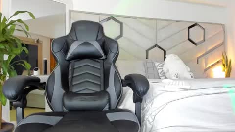 Snapshot of brandonandnat chatting on January 23, 2025, 9:18 pm Brandon and Nath online show from January 23, 2025, 9:18 pm