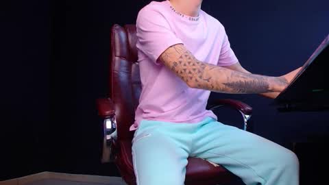 BrandonTateX online show from October 30, 2025, 6:26 am