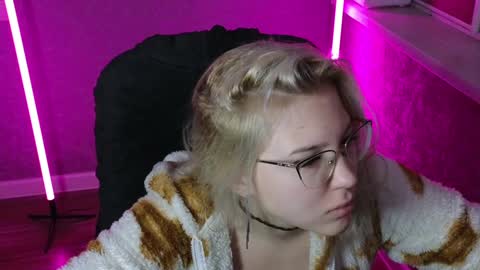 Belle  online show from December 20, 2024, 1:36 am