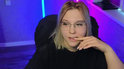 Belle  online show from February 21, 2025, 3:12 am