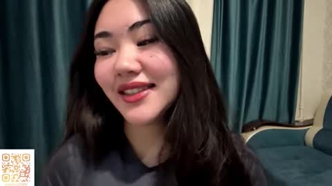 Aypril   online show from November 18, 2025, 12:09 pm