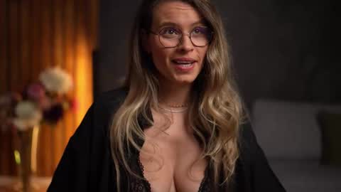 Alex online show from November 22, 2025, 5:17 am