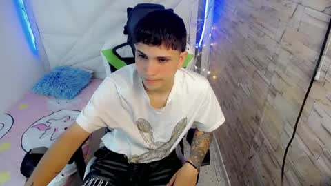 Snapshot of brayan_lopezz chatting on January 21, 2025, 12:29 pm BRAYAN online show from January 21, 2025, 12:29 pm