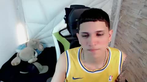 Snapshot of brayan_lopezz chatting on February 4, 2025, 3:47 pm BRAYAN online show from February 4, 2025, 3:47 pm