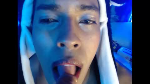 brayanstrz online show from October 15, 2025, 1:39 am