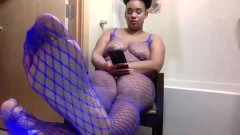 brazilaveaux online show from November 11, 2025, 6:13 am