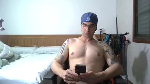 Snapshot of braziliannakedguy chatting on October 19, 2025, 12:44 am Fabio online show from October 19, 2025, 12:44 am