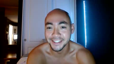 Breadcrumbsss online show from November 8, 2025, 2:56 am