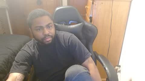 Snapshot of breadw1nnah chatting on January 8, 2025, 3:29 am Breadw1nnah online show from January 8, 2025, 3:29 am