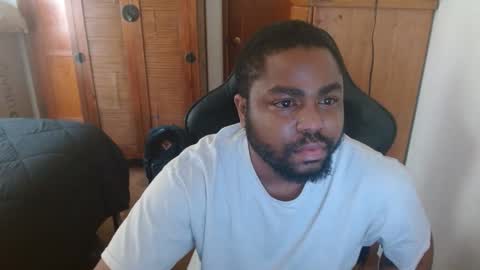 Snapshot of breadw1nnah chatting on January 8, 2025, 10:37 pm Breadw1nnah online show from January 8, 2025, 10:37 pm