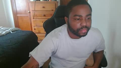 Snapshot of breadw1nnah chatting on October 14, 2025, 6:09 pm Breadw1nnah online show from October 14, 2025, 6:09 pm