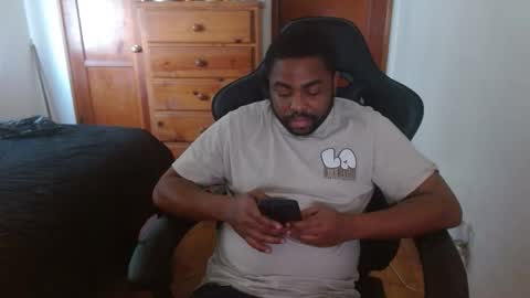 Snapshot of breadw1nnah chatting on November 1, 2025, 11:18 pm Breadw1nnah online show from November 1, 2025, 11:18 pm