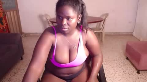 Snapshot of breestaarrs chatting on January 14, 2025, 8:20 am Valentina online show from January 14, 2025, 8:20 am