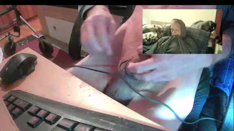 bremer64 online show from December 17, 2025, 5:02 am