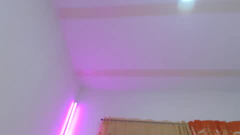 Snapshot of brenda_lott chatting on October 4, 2025, 4:32 am Brenda online show from October 4, 2025, 4:32 am