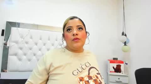 Brenda  online show from November 23, 2025, 12:05 pm